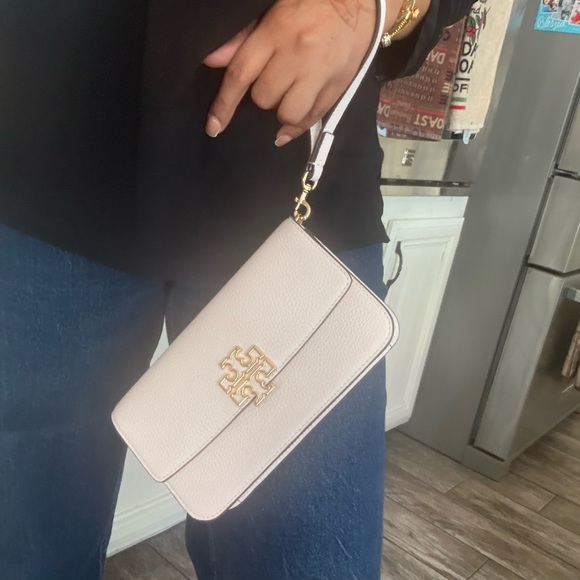 Tory Burch Cream Crossbody Bag with Gold Accents - Picture 12 of 14
